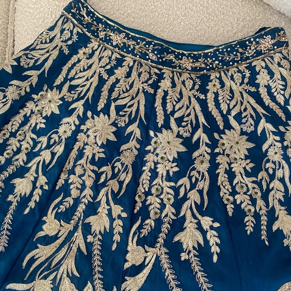 Teal lehenga - Picture 4 of 5